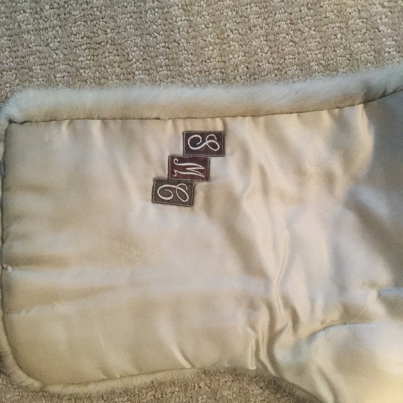 **FALL SALE** Stunning Mink Wrap - Picture 6 of 7